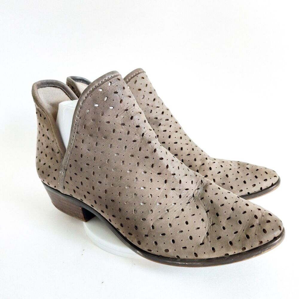 Lucky Brand Boho Greige Perforated Block Heel Ankle Boots Women's Size 9 / 39 - Picture 1 of 8